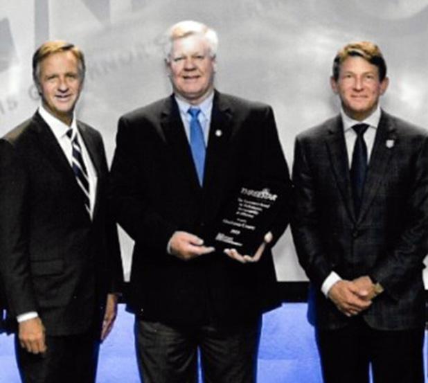 Hardeman County scores high with ThreeStar Mayor Sain receives the ThreeStar Award for Hardeman County. Pictured: Governor Bill Haslem, Mayor Jimmy Sain, Commissioner Randy Boyd.