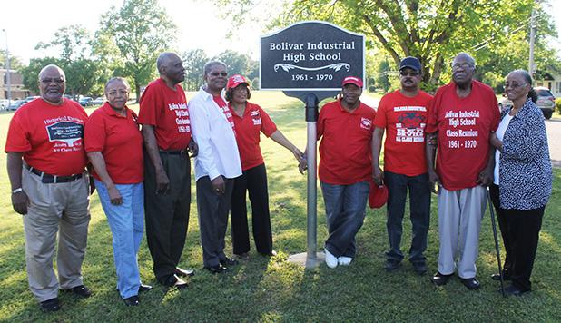Pictured (l-r) are BIHS alumni Charles Morrow, Erma Williams, Robert Echols, Flake Hudson, Ophelia Parks, Albert Robinson, Wally Lewis, Johnnie Lake and Shirley Mitchell