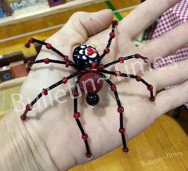 The legend of the Christmas spider Article Image Alt Text