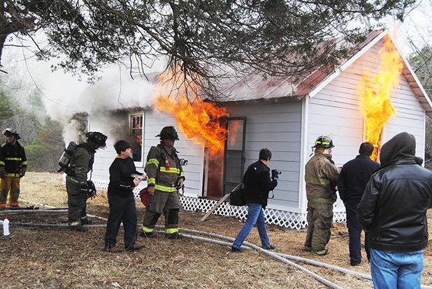 Hardeman County rookie firefighters train with actual fire Article Image Alt Text