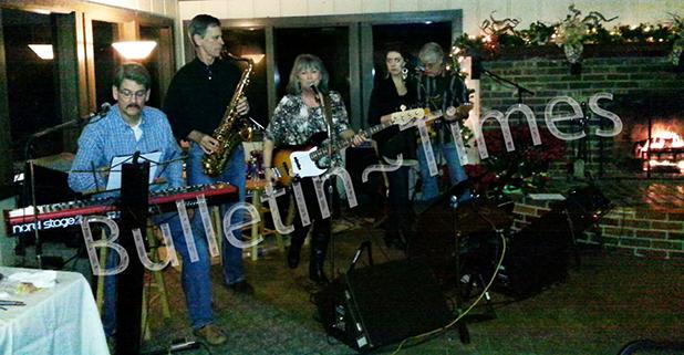 Small Shack provided the entertainment for Grand Valley Lakes’ annual dinner/dance. Their love ballads, country, and old fashioned rock-n-roll kept the dance floor crowded throughout the evening.      