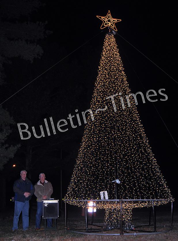 Grand Junction lights new Christmas tree Hardeman County Mayor Jimmy Sain and Grand Junction Mayor Curtis Lane light the town’s new Christmas tree.