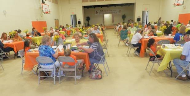 Middleton Elementary School hosted its annual Grandparent’s Day celebration this past Monday and Tuesday. Over 300 grandparents took the opportunity to visit and enjoy lunch with their grandchildren. 