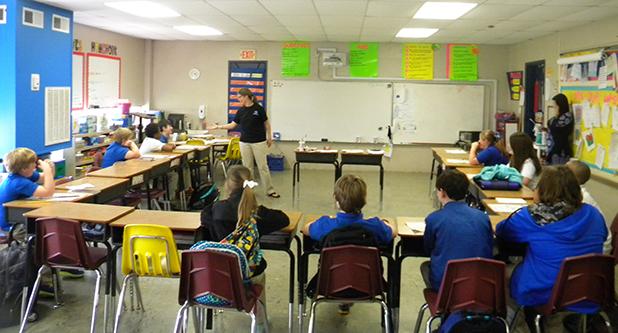 Common Core repealed in unanimous house vote Hornsby Elementary teacher of the year Rachel Ross provides instruction