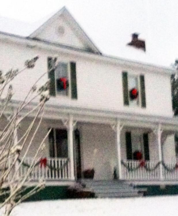 Castle Manor residents tell ghost stories From the outside, Castle Manor is a stately, beautiful, old home. Inside, although beautifully appointed, there are some surprises awaiting unwary visitors. Trick or treaters might be welcomed by the old homes resident ghosts!