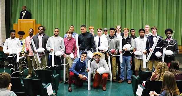 Bolivar Presents Football Awards Twenty-one seniors were honored on Tuesday night.