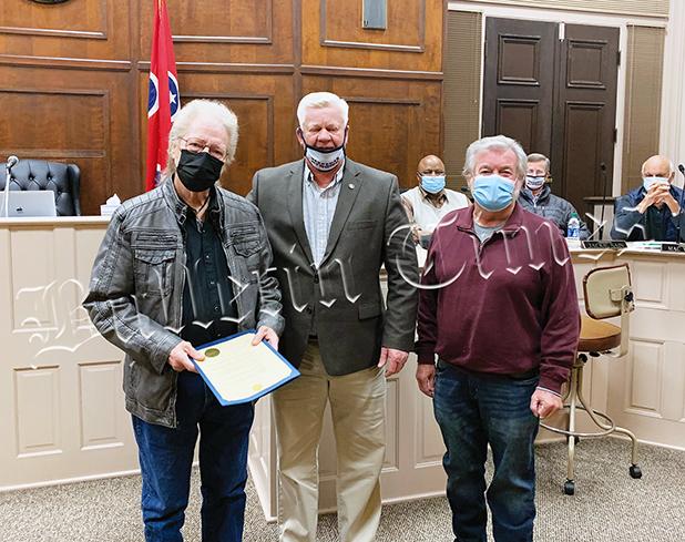McAlpin, Hardeman County Mayor Jimmy Sain, and 10-O-C Band leader Dave Pulse.