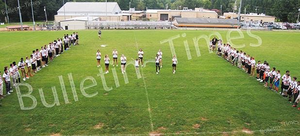 Middleton holds Meet the Tigers night The Middleton Tigers held their annual Meet the Tigers night on Tuesday, August 18 at Tigers Stadium. During the program, the 2015 high school football players, cheerleaders and middle school football players were introduced to the public.