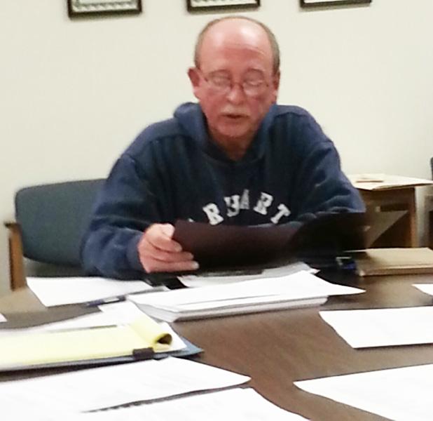 Middleton Board approves application for grant Middleton Mayor Jackie Cox reads a Proclamation by County Mayor Jimmy Sain declaring January 9 as National Law Enforcement Day.