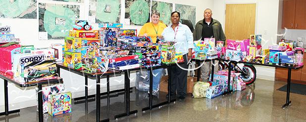 Sheriff’s Office Donates to Toys for Tots Dana Knight, Williams, and Hardeman County Sheriff John Doolen.