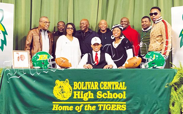 Murden Signs with Austin Peay Article Image Alt Text