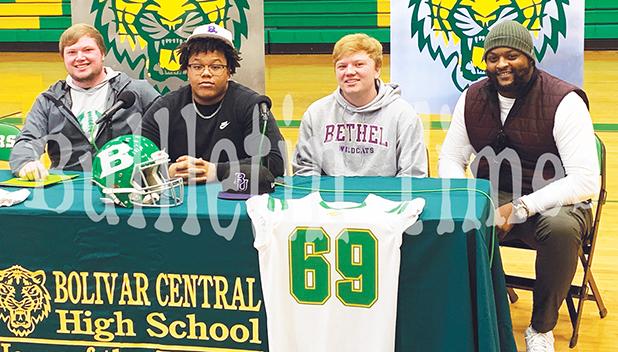 Photo left to right: Bolivar Central Head Coach Hayden Williams, Bond, Sisk, and former (2019-2020) Bolivar Central Head Coach Montrell Craft.