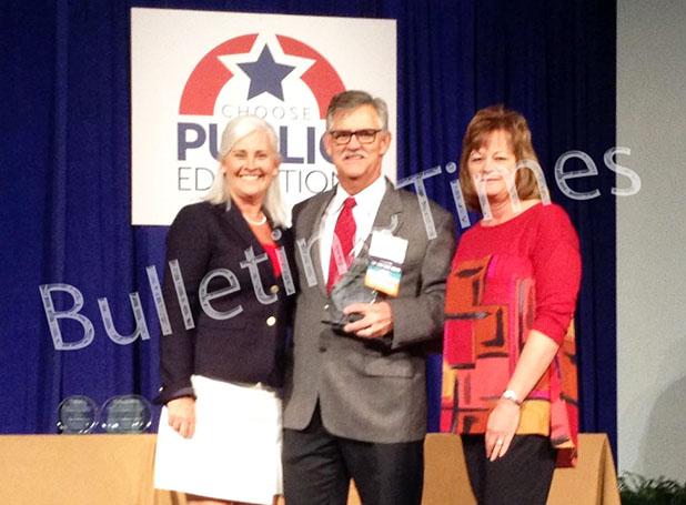 Pictured (l-r): Dr. Tammy Grissom – Executive Director of Tennessee School Boards Association, Bobby Henderson Jr. and wife Mary Jo Henderson)