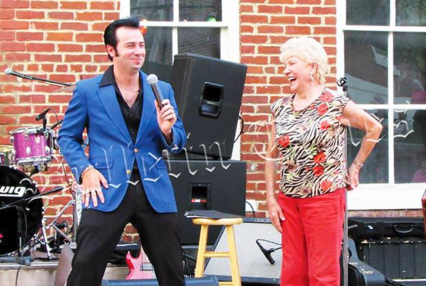 Brian Lee Howell and friend on stage in 2014. Photo courtesy Ken Savage. 