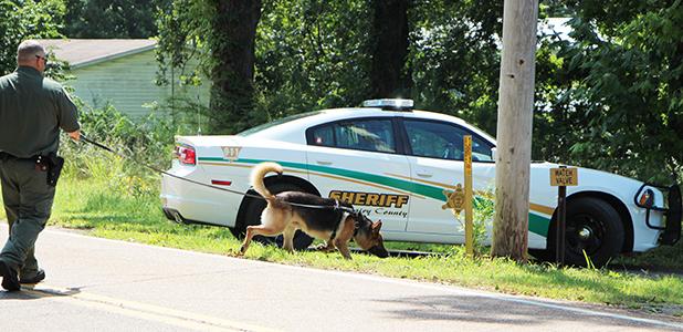 Sheriff’s Dept assist in McNairy County capture Photo Courtesy of Tom Evans/ McNairy County News After picking up the scent of the suspects at the post office, K-9 Jack took investigators on the trail which led to the apprehension of those suspects investigators believe are responsible for the burglary of the post office.
