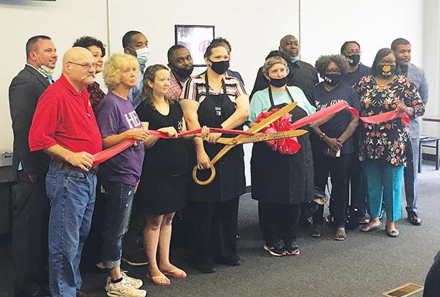 Snack Time Restaurant Opens in Bolivar Article Image Alt Text