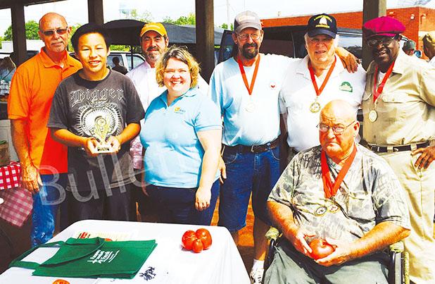The Top Tomato of 2016 Front row left to right: Billy Lor, Katie Dees, David Johnson. Back row: Lee Sammons, Allen Cain, Tim Duke, Bill Deen, Lester Cox