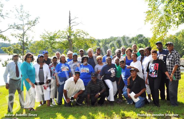 Allen-White High School graduates closed out their bi-annual three-day reunion with a picnic at Whiteville Park.