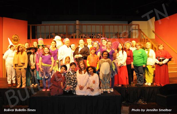 ‘Twas the Night Before Christmas brings St. Nicholas’ arrival Pictured is the cast of ‘Twas the Night Before Christmas that opens Friday, December 5 at the HCAC.