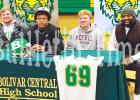 Photo left to right: Bolivar Central Head Coach Hayden Williams, Bond, Sisk, and former (2019-2020) Bolivar Central Head Coach Montrell Craft. 